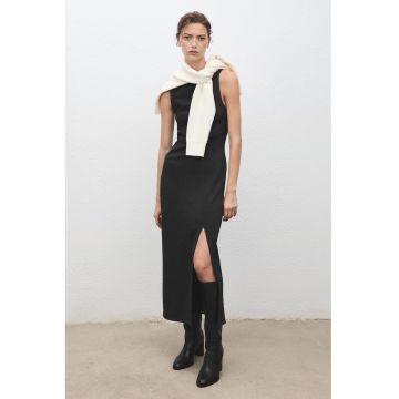 Rochie lunga cu croiala dreapta si slit lateral