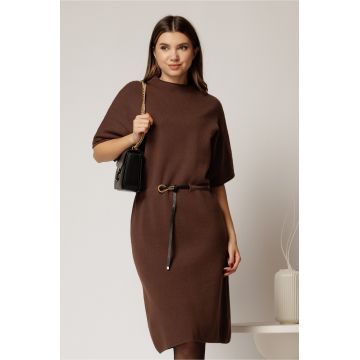 Rochie maro din tricot cu maneci fluture si curea in talie