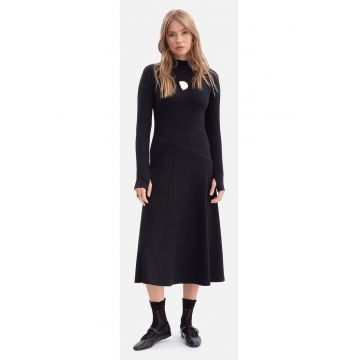 Rochie midi - B299 neagra cu dungi - top mulat - evazat la baza - maneci lungi cu orificii pentru degete - top cu guler inalt - fara inchizatoare