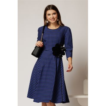 Rochie midi din stofa carou albastru si finisaje negre