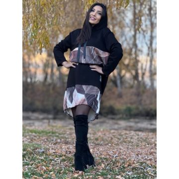 Rochie neagra cu gluga si imprimeu artistic