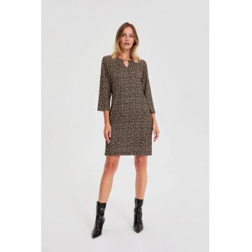 Rochie neagra cu model