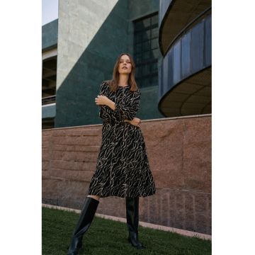 Rochie neagra cu volan