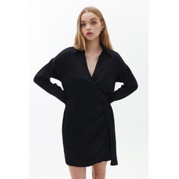 Rochie scurta din satin cu decolteu in V