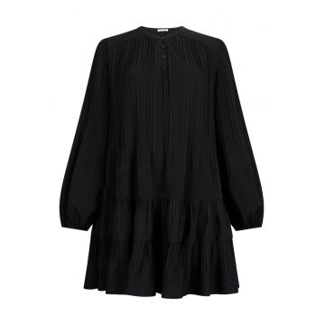 Rochie scurta evazata cu maneci lungi