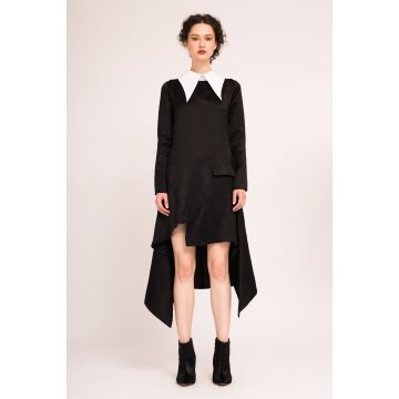 Rochie asimetrica cu guler supradimensionat