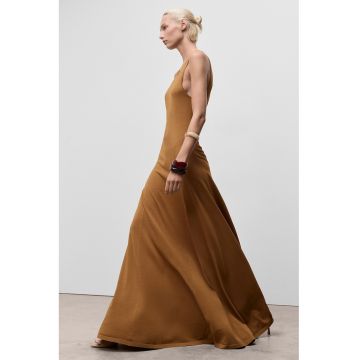 Rochie cu decolteu rotund si croiala in A - Caramel