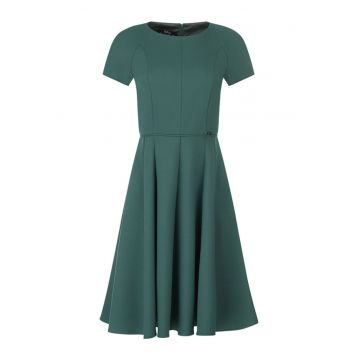 Rochie cu decolteu rotund si maneci scurte