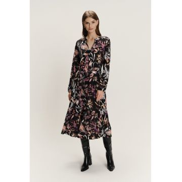 Rochie lunga dreapta cu decolteu in V