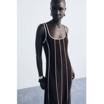 Rochie midi cu detalii contrastante