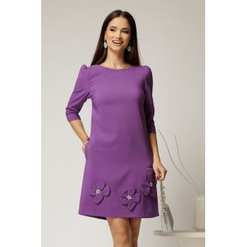 Rochie scurta mov cu aplicatii florale elegante