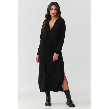 Rochie cu decolteu in V si slituri laterale -