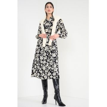 Rochie cu guler clasic si model floral