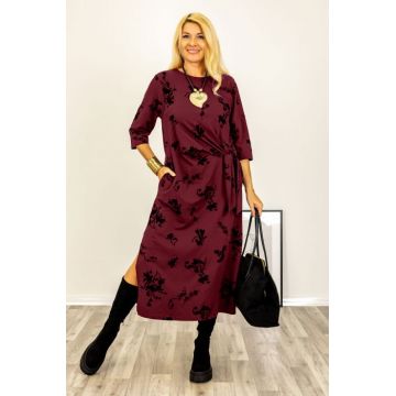 Rochie cu nod intr-o parte imprimata cu flori embosate si catifelate, din jerseu de bumbac bordo