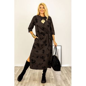 Rochie cu nod intr-o parte imprimata cu flori embosate si catifelate, din jerseu de bumbac maro