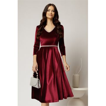 Rochie DY Fashion bordo din catifea cu decolteu in V si talia cu perle