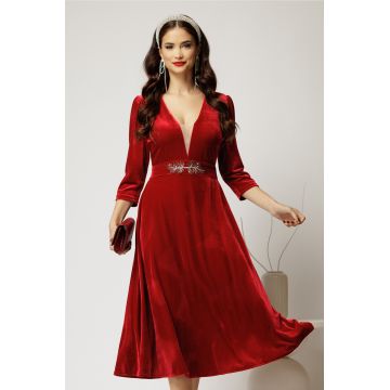 Rochie DY Fashion rosie din catifea cu decolteu adanc si cordon cu aplicatii