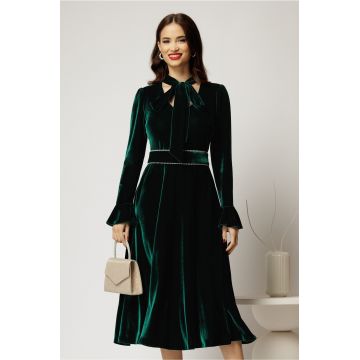 Rochie DY Fashion verde din catifea cu perlute la decolteu si cordon detasabil