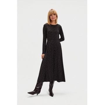 Rochie evazata cu o curea