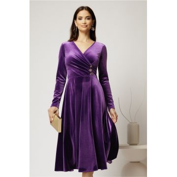 Rochie midi din catifea mov cu bustu petrecut si nasturi eleganti