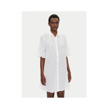 Rochie Camasa  alba - 2 caracteristici reprezentative