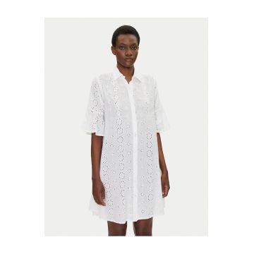 Rochie Camasa  alba - 2 caracteristici reprezentative