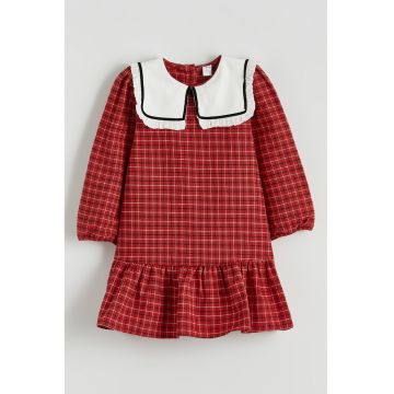 Rochie cu guler Peter-Pan si model in carouri