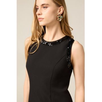 Rochie cu maneci scurte si garnituri cu strasuri