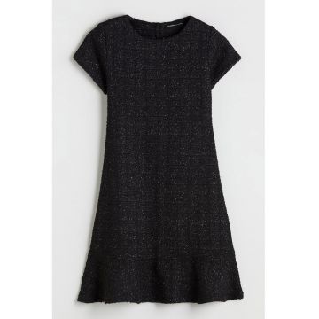 Rochie evazata cu aspect stralucitor