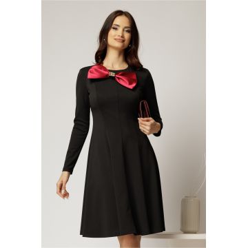 Rochie midi neagra in clini cu funda maxi satinata pe bust