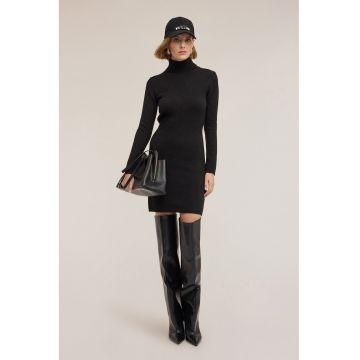 Rochie mini cambrata din amestec de lana cu guler inalt