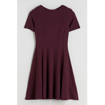 Rochie mini cu decolteu la baza gatului