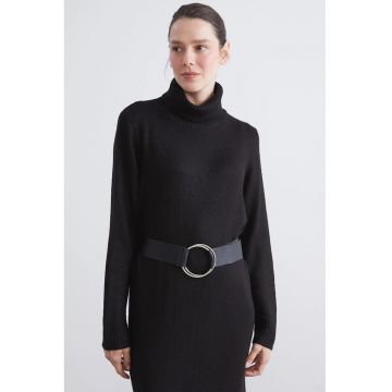 Rochie-pulover tricotata cu guler inalt