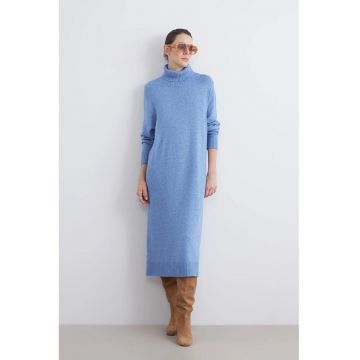 Rochie-pulover tricotata cu guler inalt