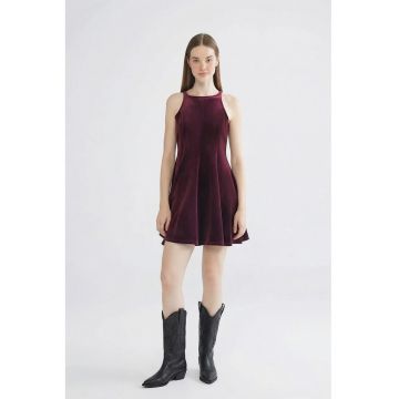 Rochie scurta din catifea cu croiala evazata