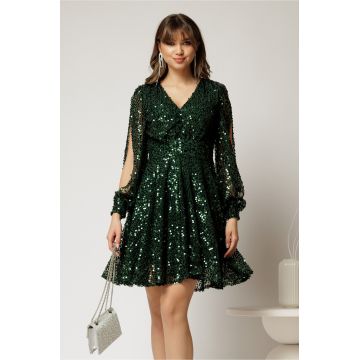 Rochie scurta verde din paiete cu decolteu V si maneci crapate