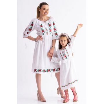 Set rochii mama fetite tip ie din bumbac alb cu model traditional