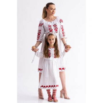 Set rochii mama fetite tip ie din bumbac alb cu model traditional