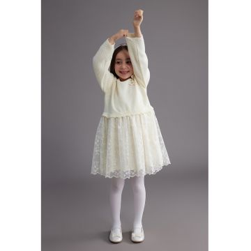 Rochie cu croiala dreapta si aplicatie cu model floral - Crem