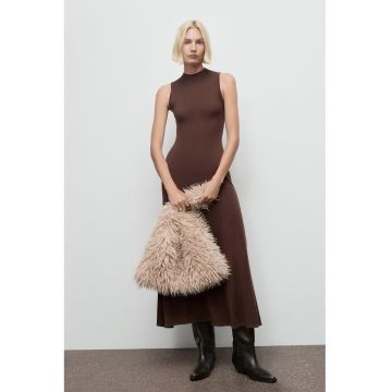 Rochie cu croiala in A - fara maneci - Maro inchis