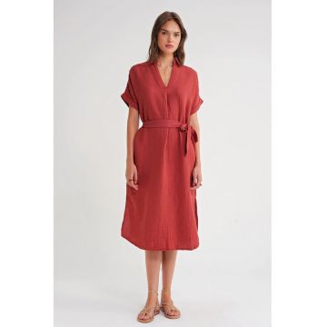 Rochie midi  rosu caramiziu - cu maneca scurta - textil