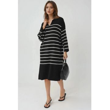 Rochie tricotata -  cu dungi - decolteu in V - croiala lejera - negru - tricot -
