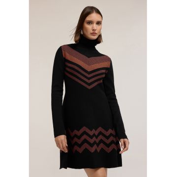 Rochie tricotata cu model in zigzag