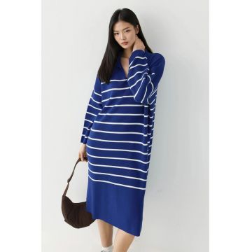 Rochie tricotata -  midi - cu dungi - decolteu in V - bleumarin - tricot -