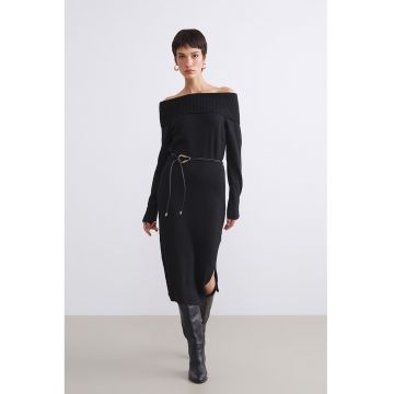 Rochie din tricot cu decolteu pe umeri - Negru