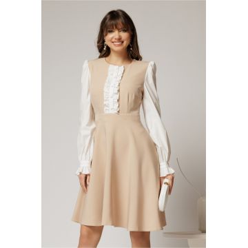 Rochie DY Fashion scurta bej cu maneci lungi din poplin si volanase