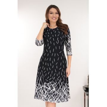 Rochie evazata neagra cu imprimeu geometric in degrade