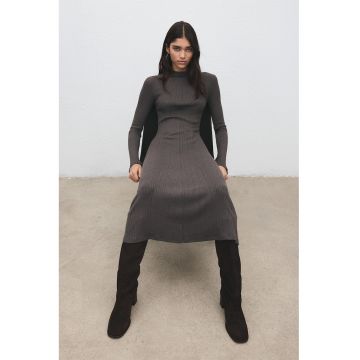 Rochie midi tricotata cu maneci evazate - Maro taupe