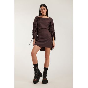 Rochie mini cu maneci cu volane Mocha - Maro inchis