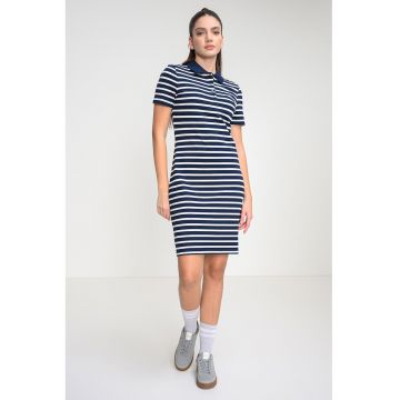Rochie polo cambrata cu logo discret - Alb/Bleumarin